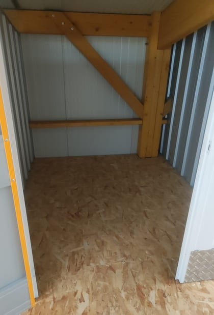 Intérieur de box de stockage